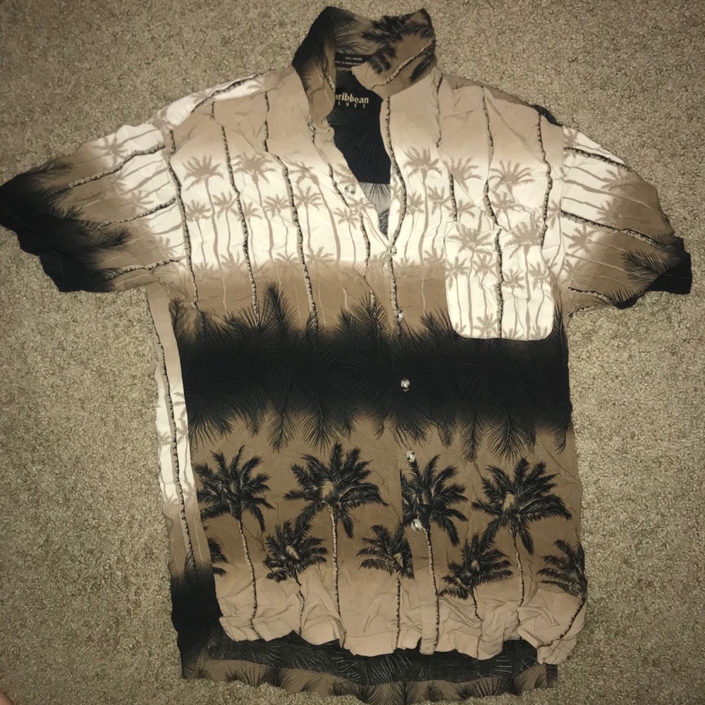 Hawaiian Floral Summer T-Shirt size medium tan